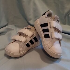 🔮 5/$15 -- Adidas White and Black Velcro Sneakers